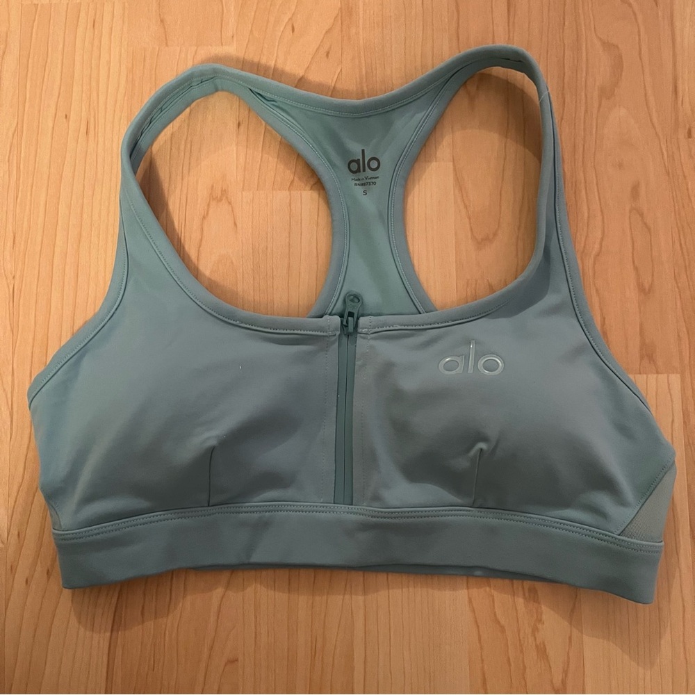 NWOT! ALO Yoga 'Speed Bra' - Picture 7 of 8
